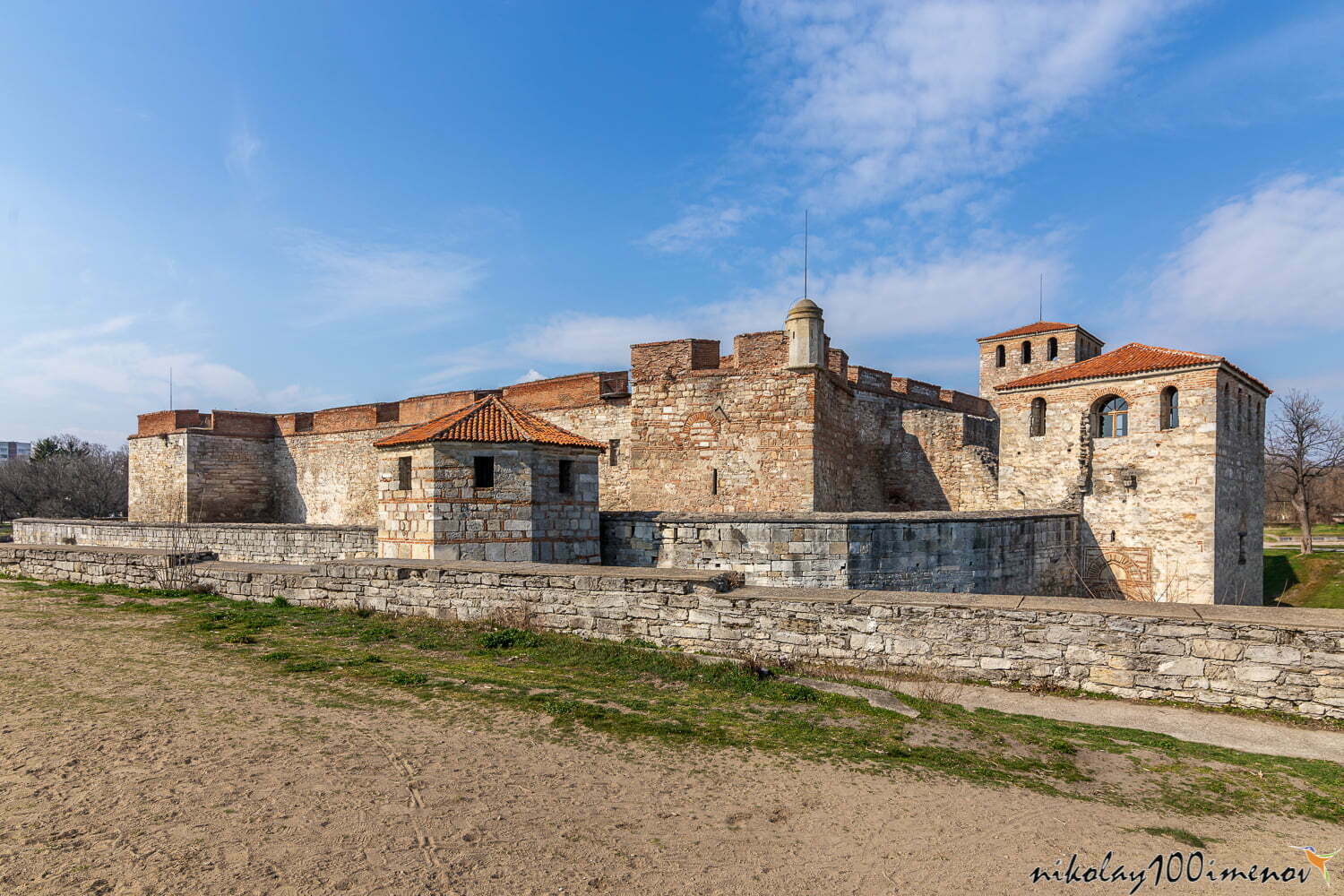крепост Баба Вида от страна на Дунава