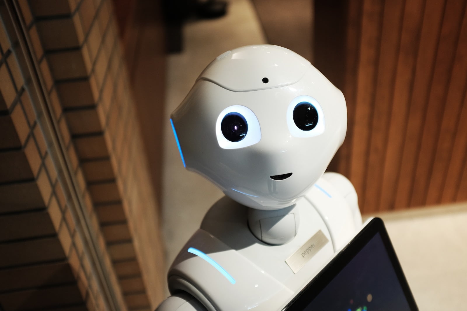 robots in hotel industry